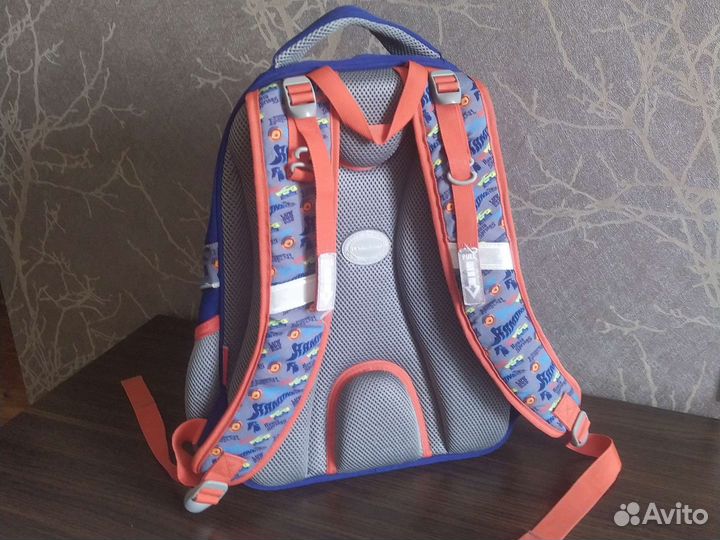 Рюкзак школьный