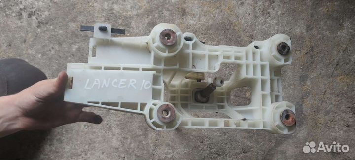 Кулиса МКПП на Лансер 10