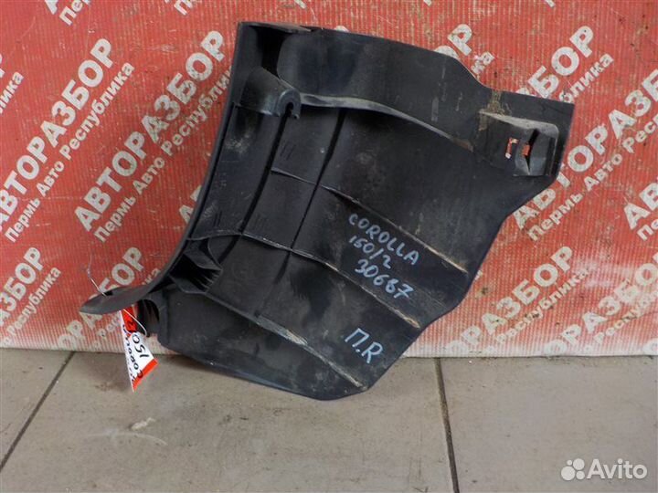 Накладка стойки передняя правая Toyota Corolla