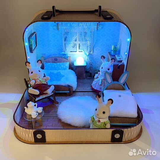 Кукольный домик-чемодан 