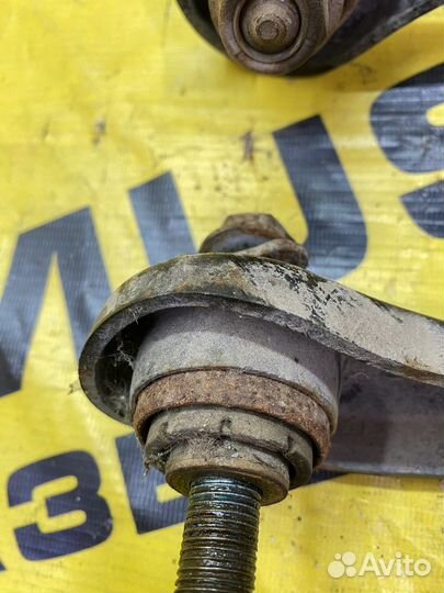 Тяга задняя поперечная левая Skoda Octavia A5