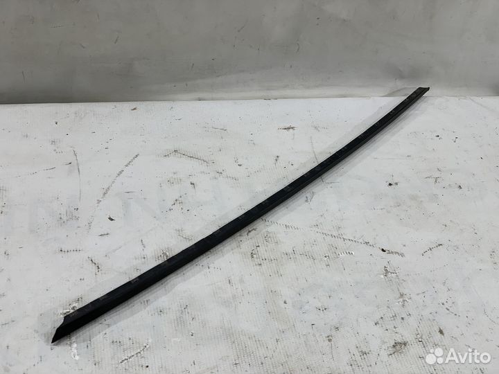 Накладка лобового стекла Porshe Macan 95B