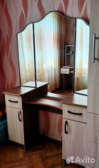 Туалетный столик