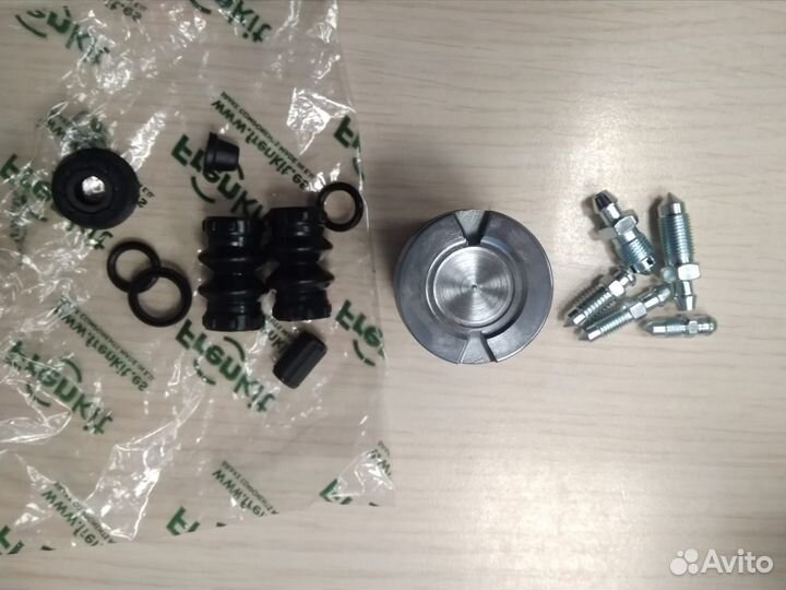 Ремкомплект заднего тормозного суппорта