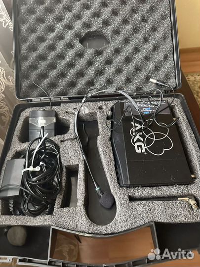 Радио-микрофон AKG SR400