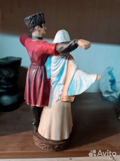 Статуэтка - Пара танцующая лезгинку