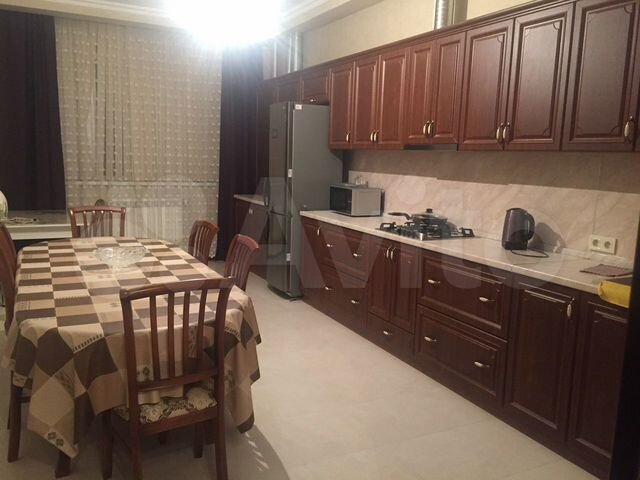 2-к. квартира, 76 м², 2/3 эт.