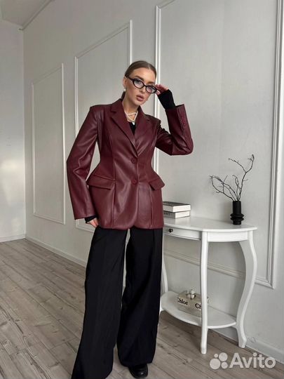 Пиджак из эко кожи