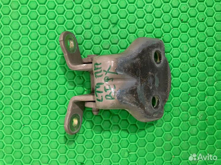 Петля двери верхняя передняя левая Honda Pilot YF1