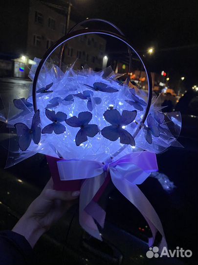 Светящиеся букеты из бабочек