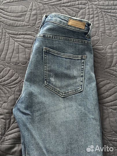 Джинсы женские