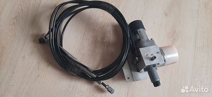 Гидравлический насос багажника BMW 7-Series E65