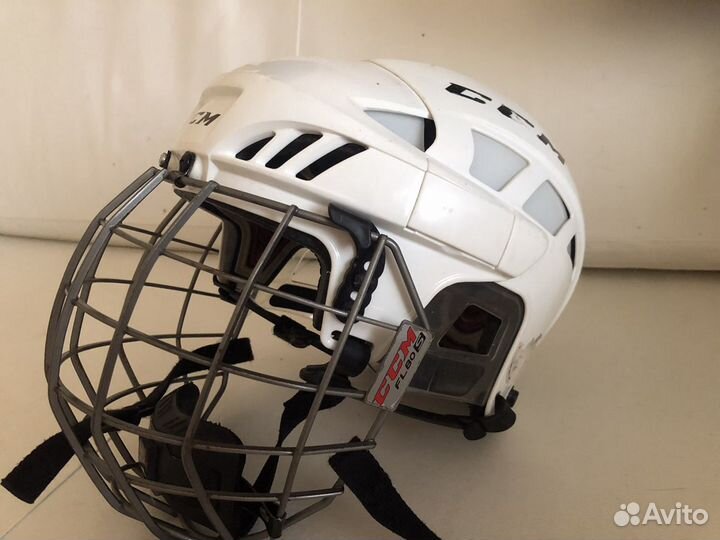 Хоккейный шлем