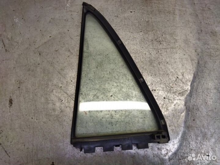 Стекло двери заднее правое Toyota Corolla E12