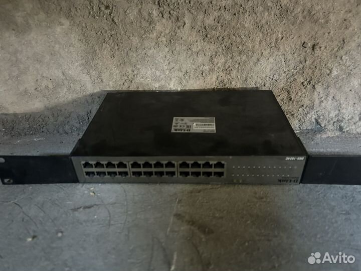 Неуправляемый комутатор свитч 24 порта