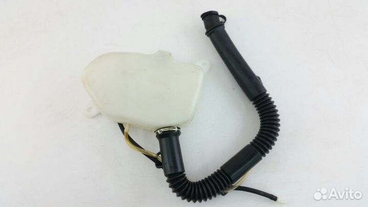 Бачок омывателя задний Mitsubishi Pajero Sport