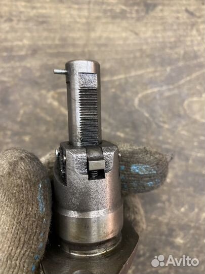 Натяжитель цепи на 4м40 Паджеро 2