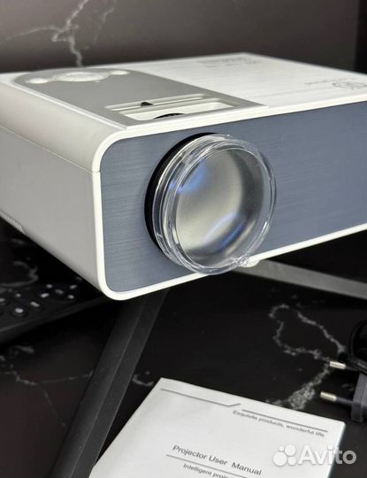 Проектор М8