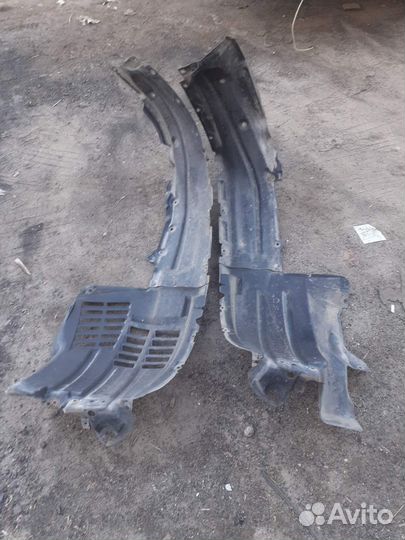 Передний капот Тоета Лендкрузер 200