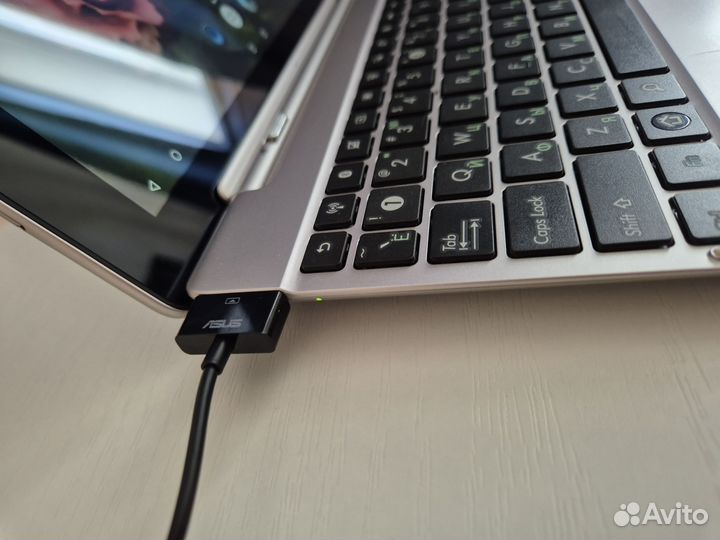 Планшет Asus TF300T