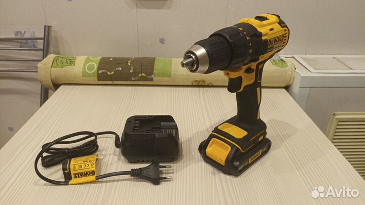 Бесщеточная дрель-шуруповерт dewalt DCD777S2T