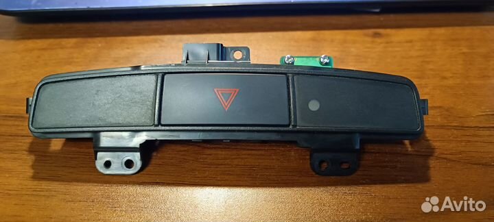 Кнопка аварийной сигнализации mitsubishi lancer 10