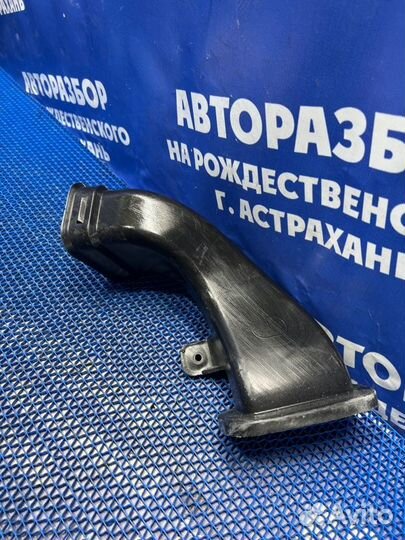 Воздуховод Ford Mondeo 3 седан 2003