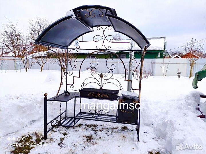 Мангал с крышей