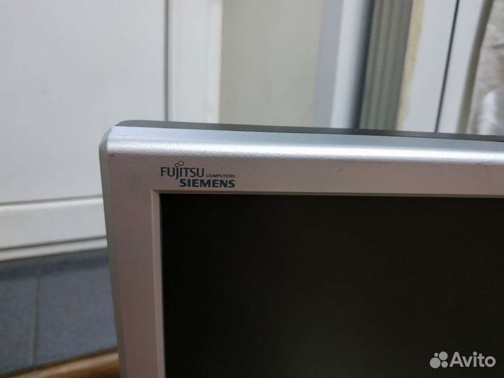 Монитор Fujitsu-Siemens L22W-7SD 22 дюйма, две шту