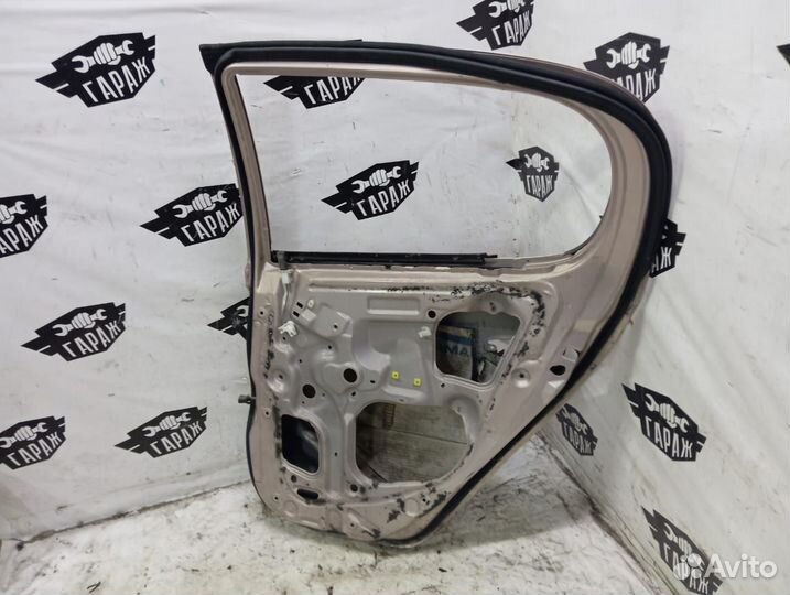 Дверь задняя правая Toyota Vitz 1 поколение