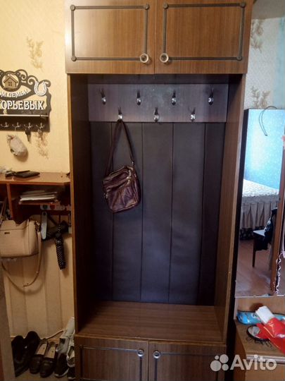 Прихожая со шкафом