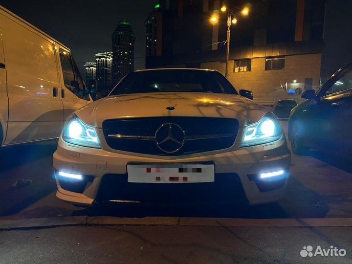 Дхо в передний бампер w204 C63 AMG Mercedes-Benz