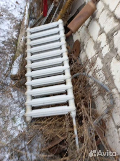 Продам чугунные батареи