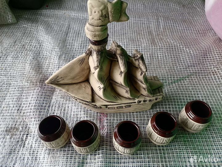 Графин, керамика, в виде парусника