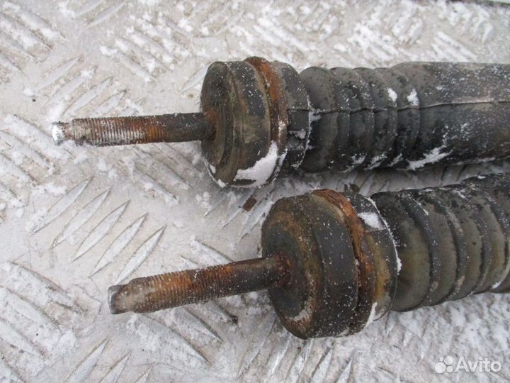 Амортизатор задний Mercedes Benz W210