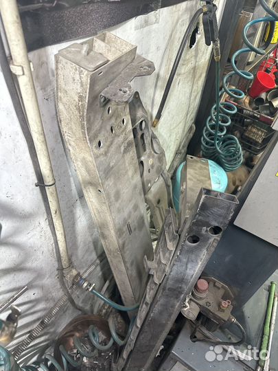 Усилитель передний в сборе