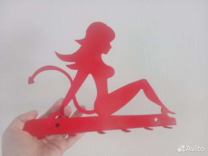 Ключница настенная металлическая