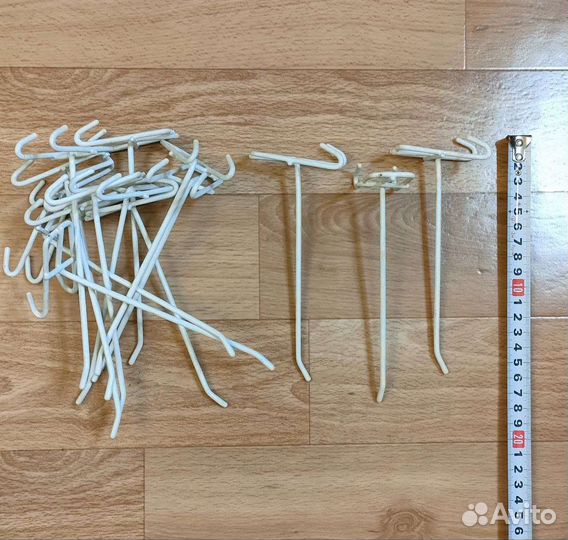 Крючок вешалка для панелей