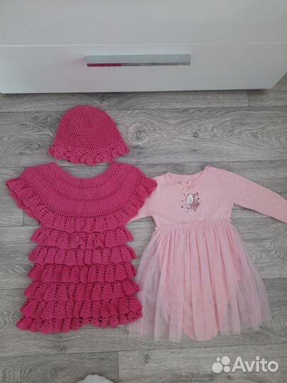 Два платья для девочки и панама, возраст 1 год