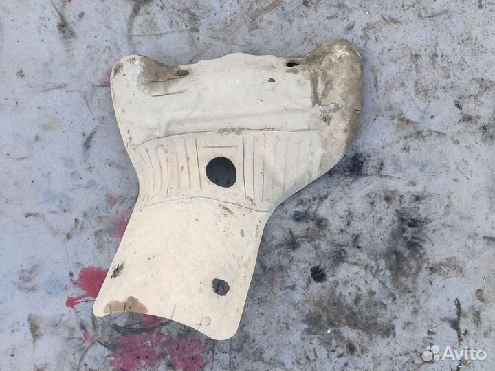 Тепловой экран выпускного коллектора Форд фокус 2