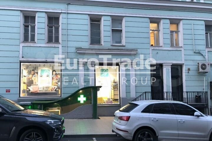 Продам торговое помещение, 320 м²