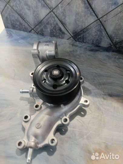 Помпа Toyota Land Cruiser 200 4.5 1VD-FTV