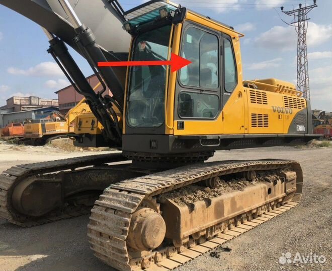 Стекло двери форточка на экскаватор Volvo EC 460