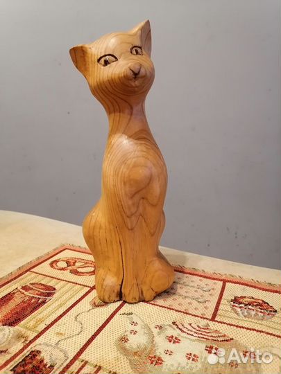 Сувенир кошка. дерево. ручная работа