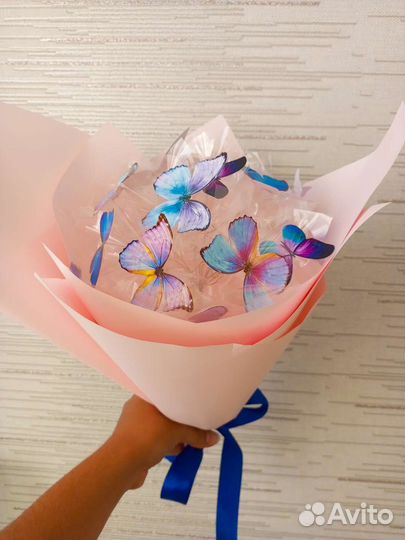 Светящийся букет из бабочек