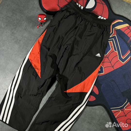 Широкие штаны Adidas