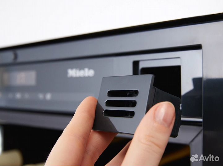 Винный холодильник KWT6422iG