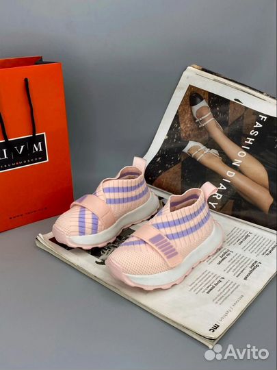 Кроссовки на девочку 26-31
