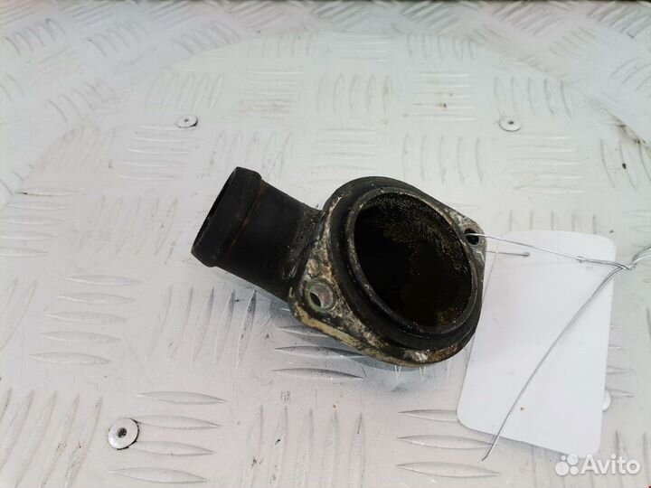 Корпус термостата Volkswagen Golf 1991 055121121F