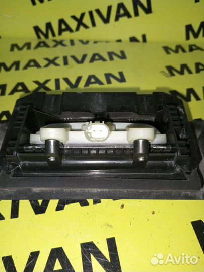 Накладка крышки багажника Mercedes E-Class W212